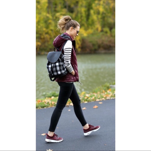 nike tanjun womens outfits